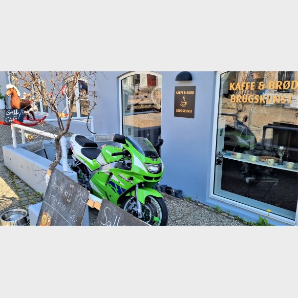 Sally's Caf�
