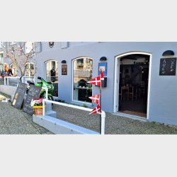 Sally's Caf�