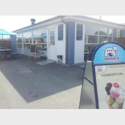 Den Bl� Caf&eacute;