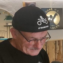 BikerFriend "Harley"-Cap. Sort med hvidt logo.